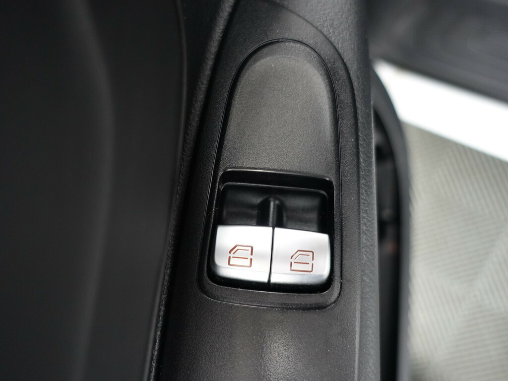 Mercedes-Benz Vito 111 CDI Functional | 3 Personen | Kast Inrichting | Bluetooth Multimedia | Euro 5