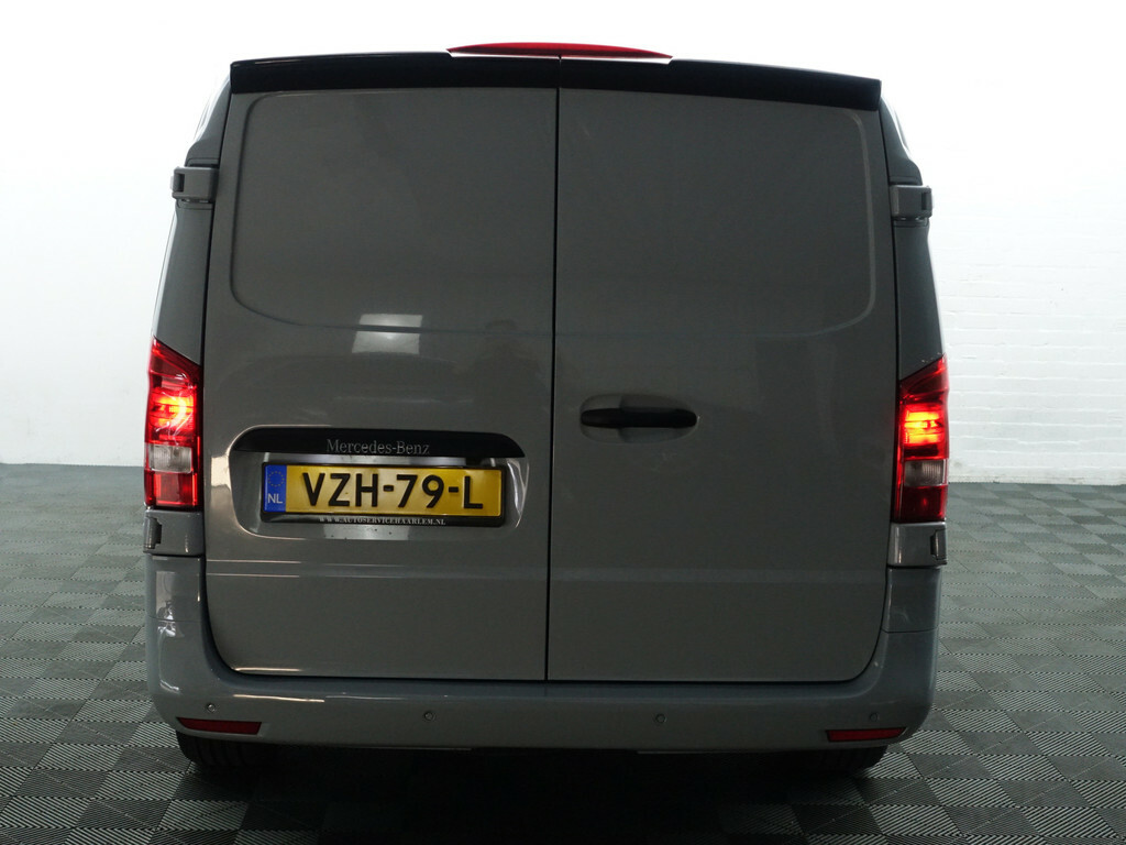 Mercedes-Benz Vito 111 CDI Lang AMG Night Edtion Design Leder - Camera - Lane Assist - Kastinrichting 2018