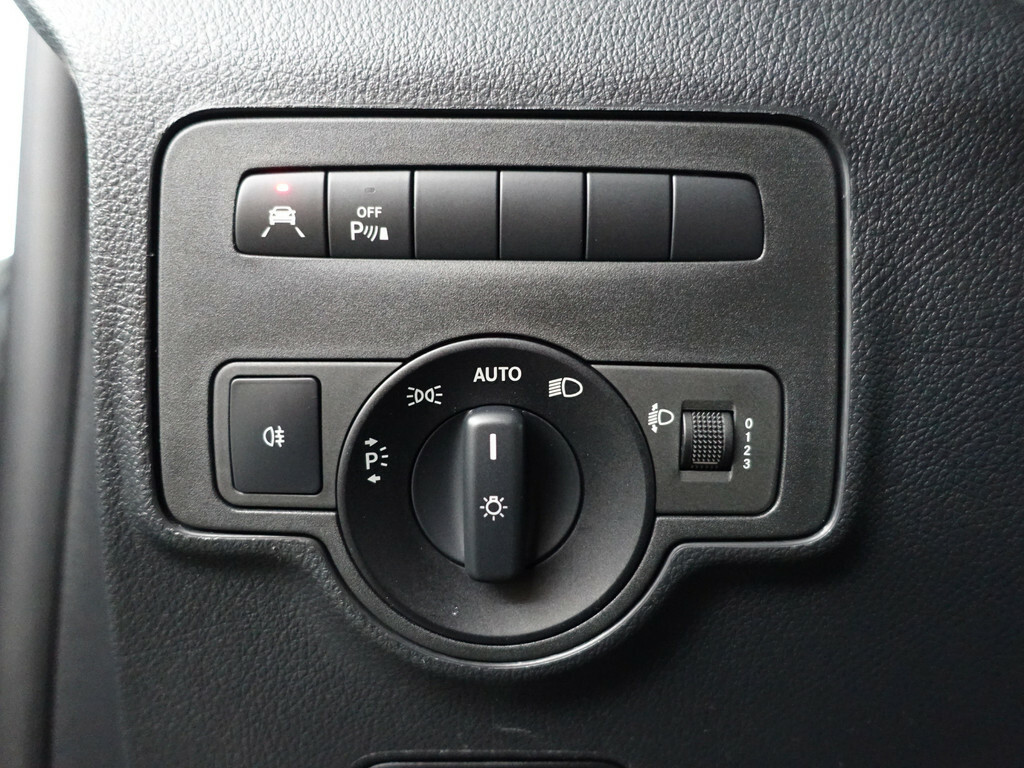 Mercedes-Benz Vito 111 CDI Lang AMG Night Edtion Design Leder - Camera - Lane Assist - Kastinrichting 2018