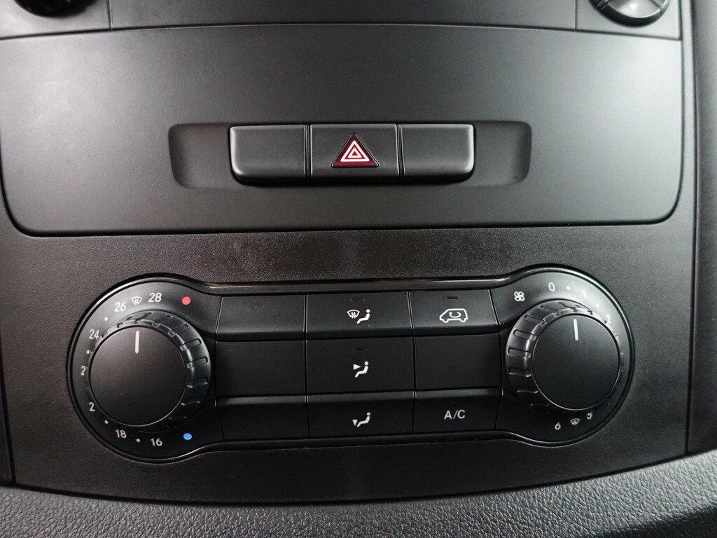 Mercedes-Benz Vito 111 CDI Lang AMG Night Edtion Design Leder - Camera - Lane Assist - Kastinrichting 2018