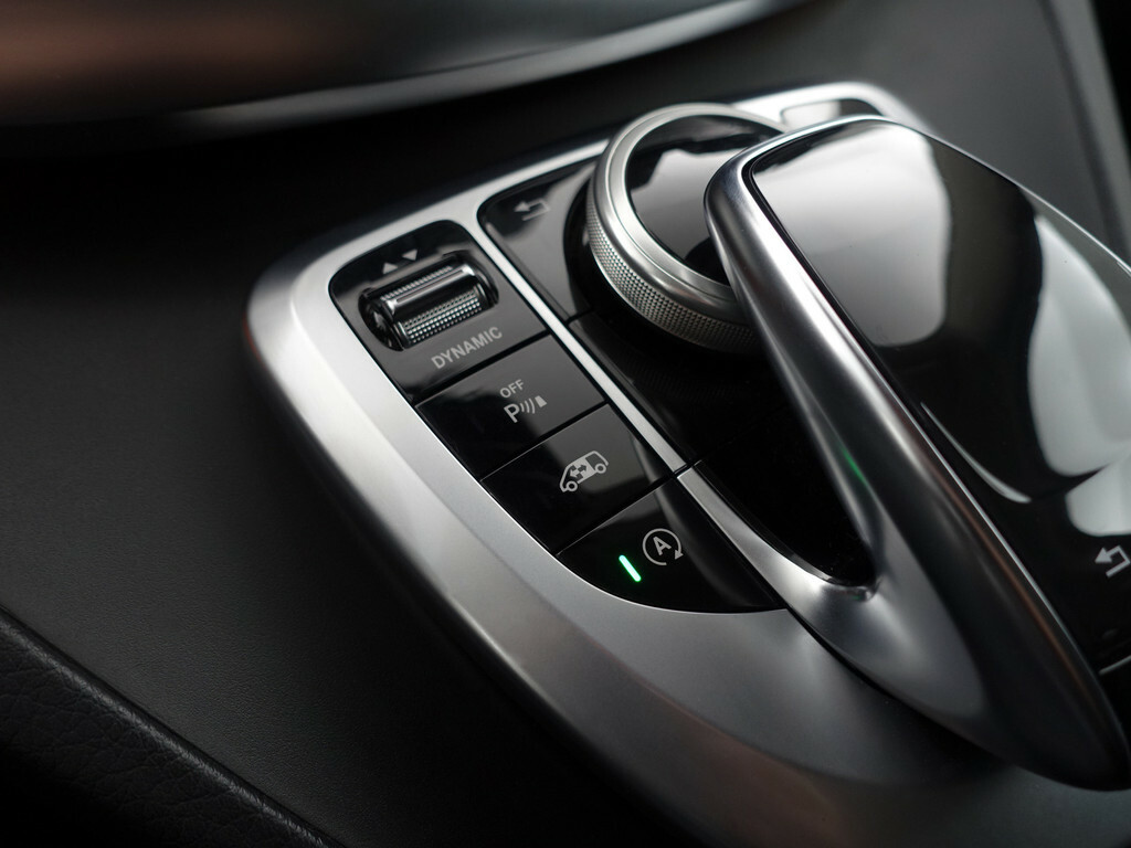 Mercedes-Benz V-klasse 300d lang amg exclusive