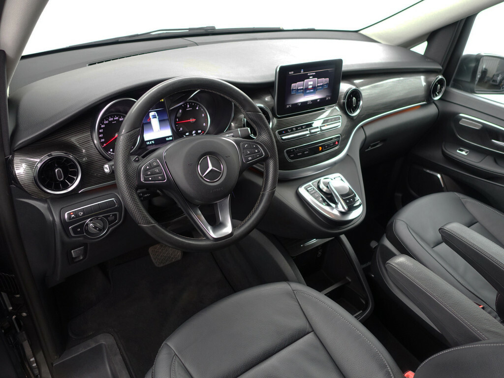 Mercedes-Benz V-klasse 300d lang amg exclusive