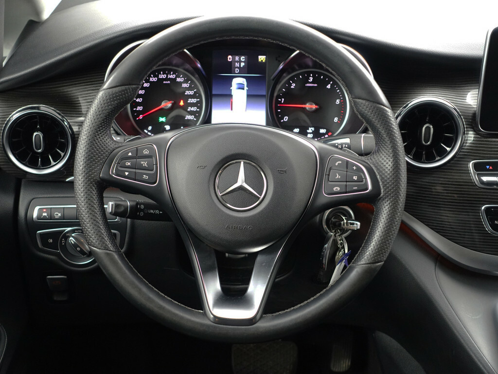 Mercedes-Benz V-klasse 300d lang amg exclusive