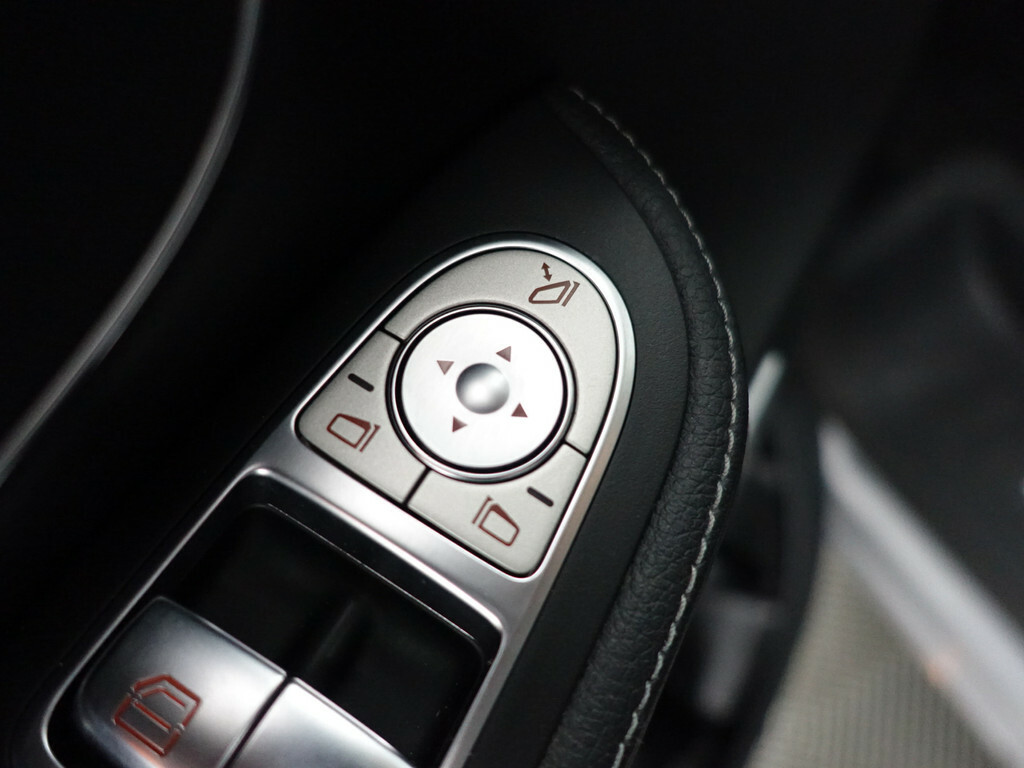 Mercedes-Benz V-klasse 300d lang amg exclusive