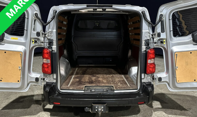 GEEN BPM!** 123pk L3H1 XL Dubbel cabine Euro6 Airco | Navigatie Cruisecontrol