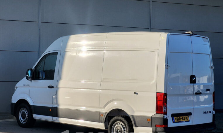 8KWh 115km WLTP 11m3 Airco Cruise control