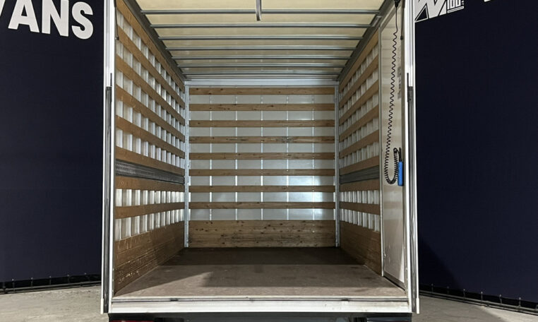 899kg laadvermogen