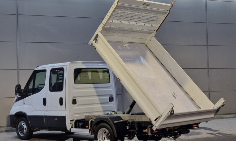 5t Trekhaak Airco Cruise Tipper Benne Pritsche 2m3 Airco Dubbel cabine Trekhaak Cruise control